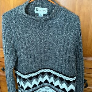 Knitting Needles Women's Gray Crewneck Sweater with Geometric Hem